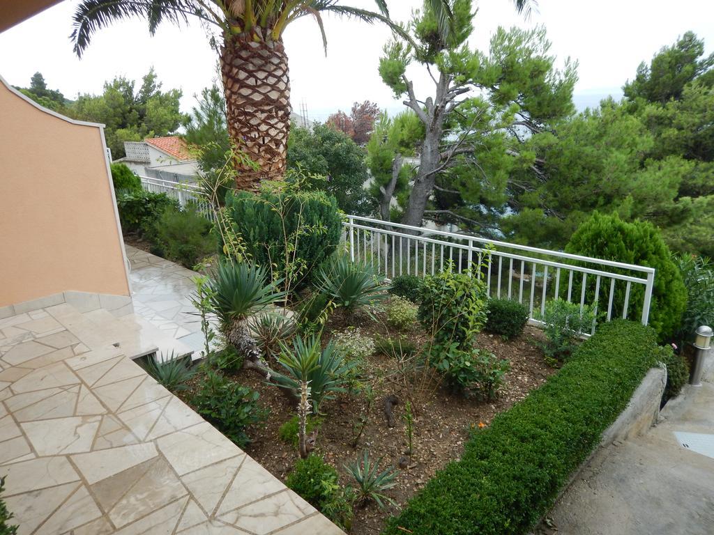 Apartments Kapetan Jure Brela Exterior foto